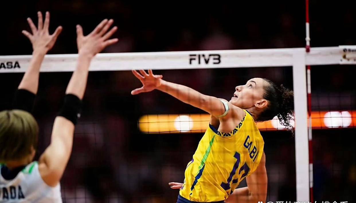 关于排球运动员奋力拼搏，夺取铜牌的信息