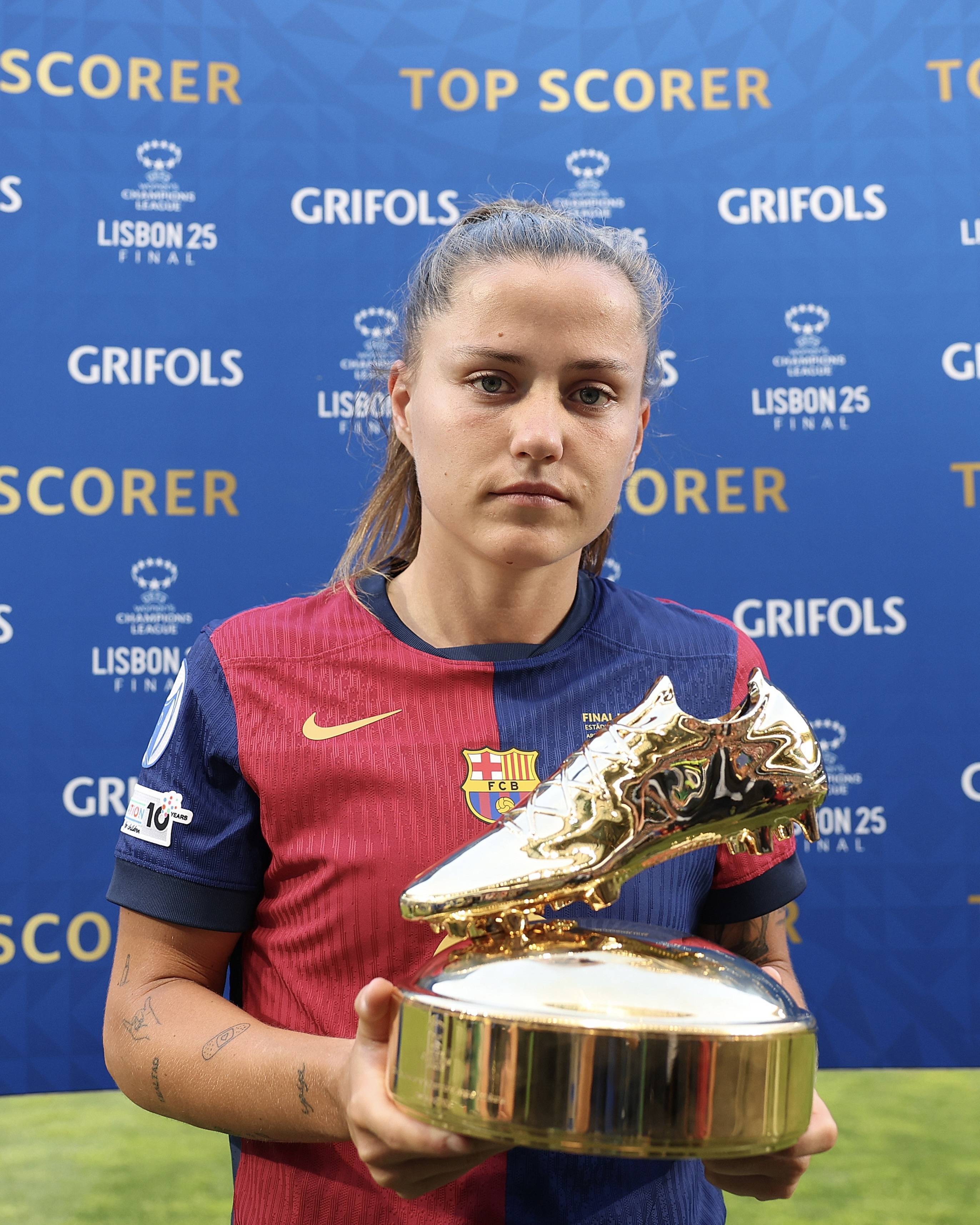 阿尔巴尼亚队员在女足联赛中脱颖而出 阿尔巴尼亚队员在女足联赛中脱颖而出