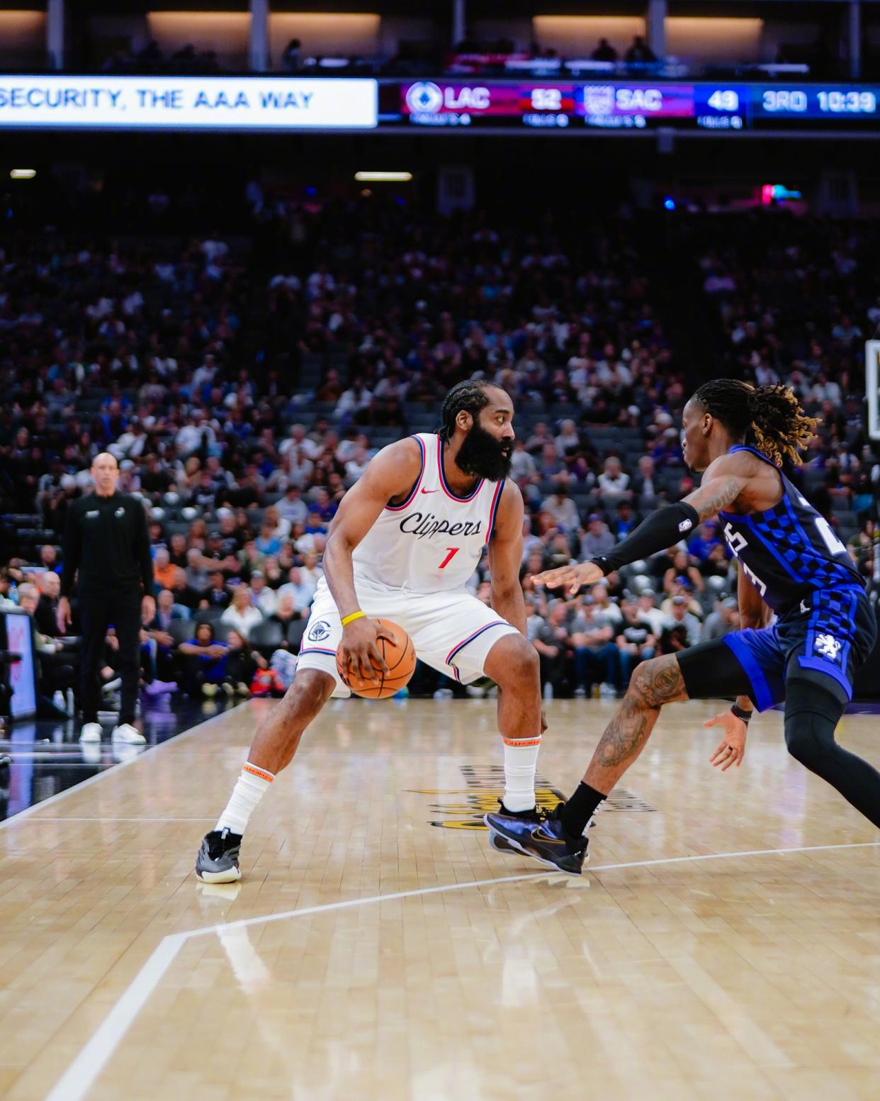 关于吉林队力克快船，德罗赞统治全场的信息