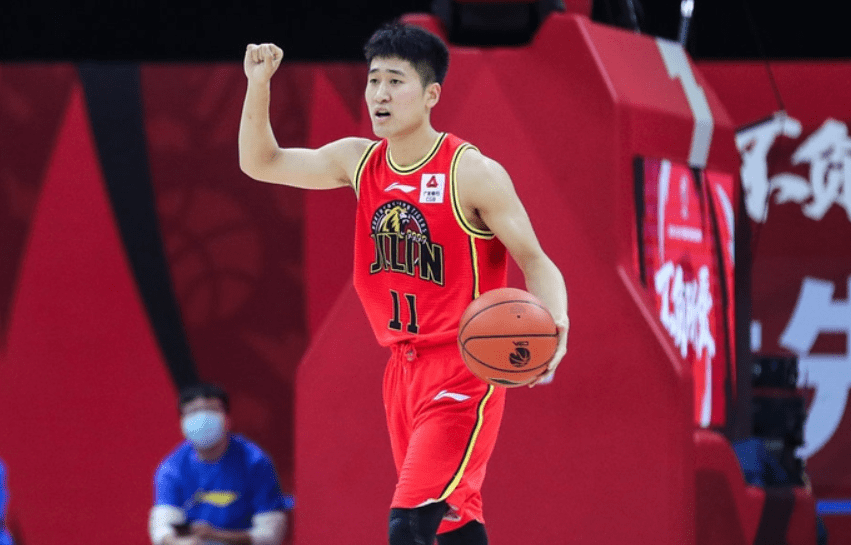 阿美尼亚脚下技术娴熟，对球队有何贡献?