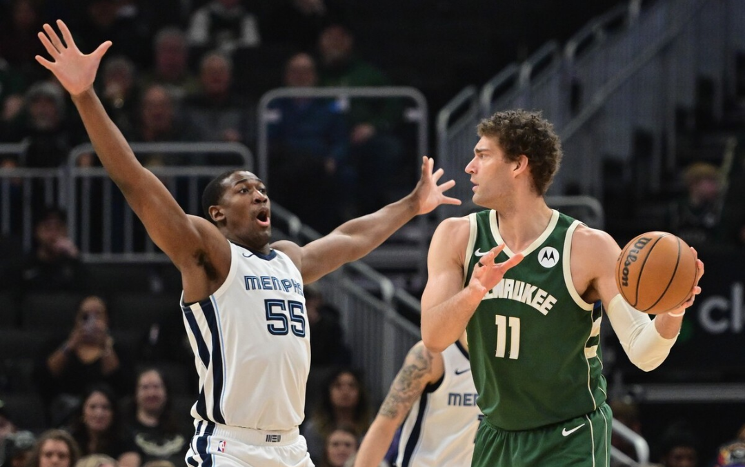 雄鹿主场击败灰熊，继续保持不败