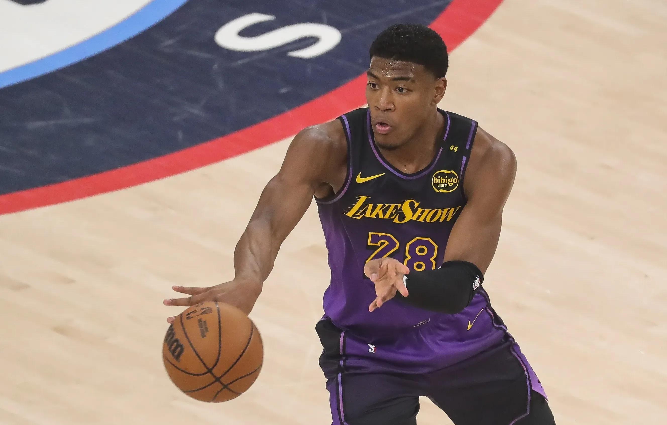 福建队鏖战湖人，麦科勒姆状态火热