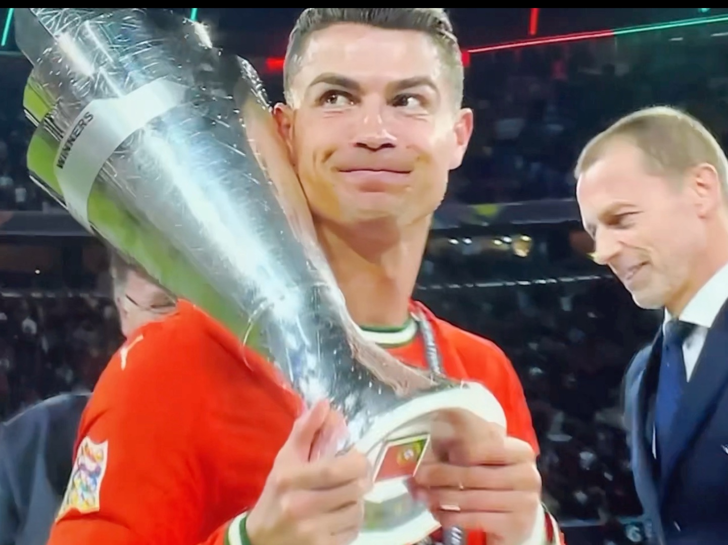 欧洲国家联赛冠军奖杯引人瞩目，争夺激烈升级