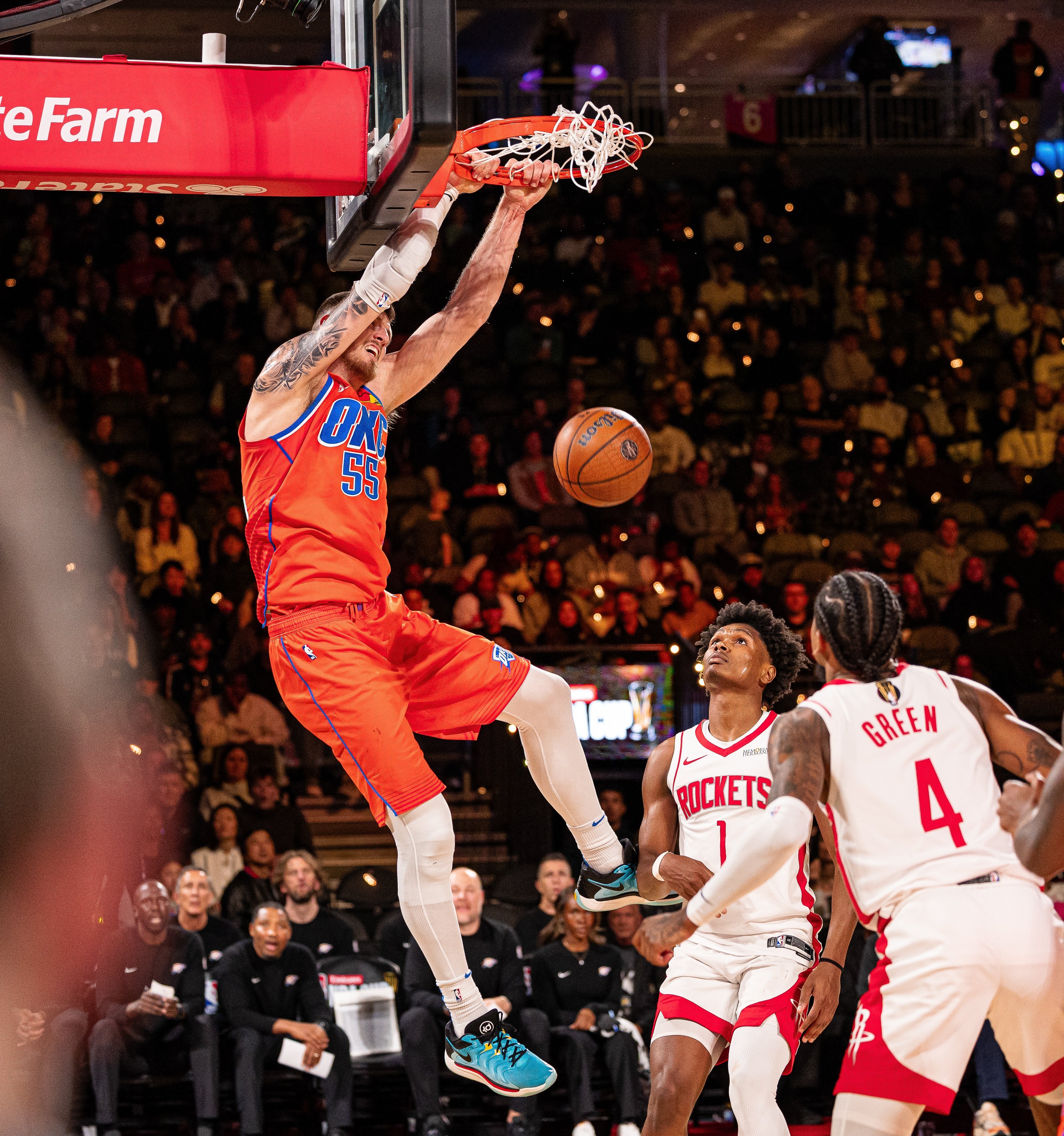 NBA季后赛惊现悬念战，胜负难分