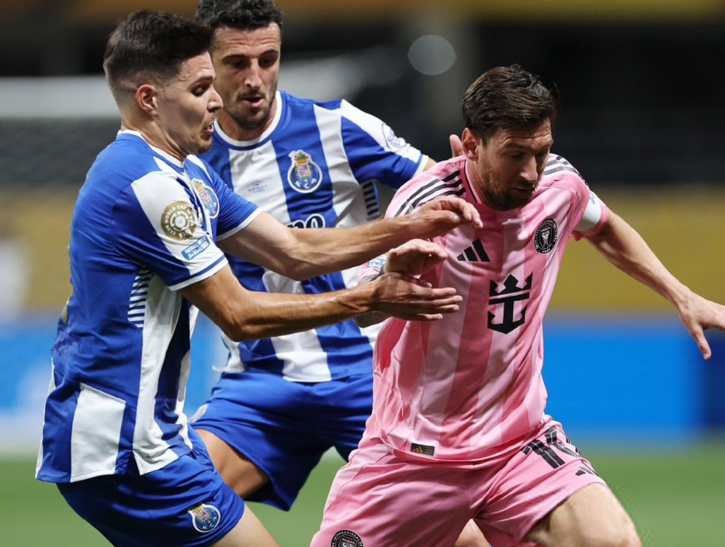 塞维利亚碾压巴黎，苏亚雷斯带队取胜