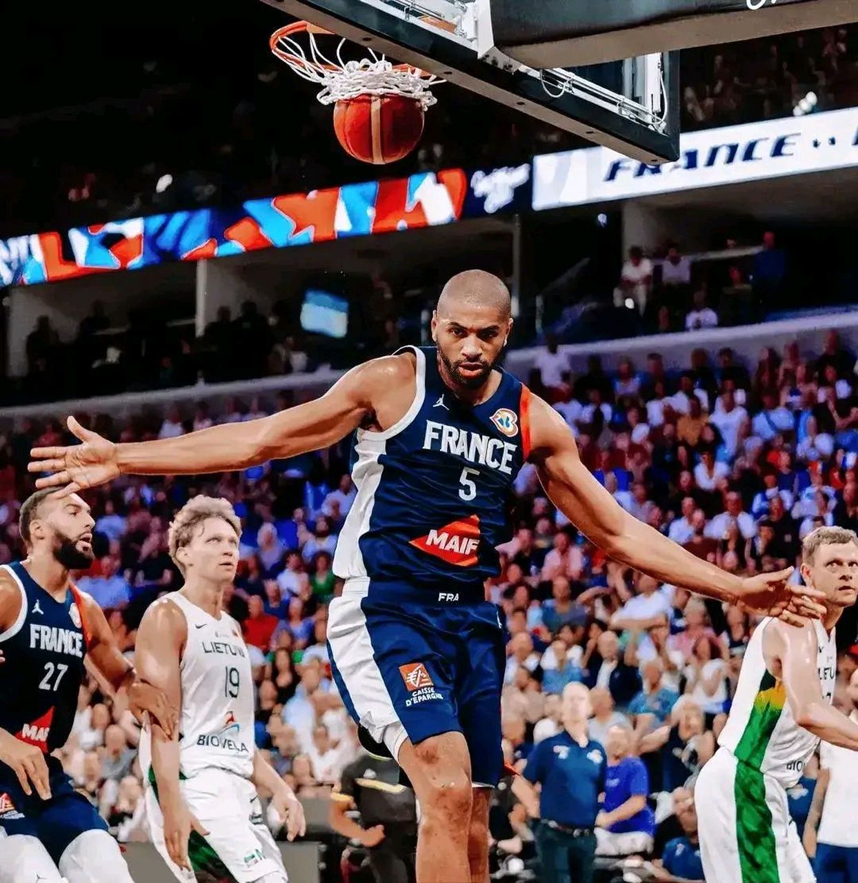 法国队轻取奥地利队,波尔状态火热 法国队轻取奥地利队,波尔状态火热