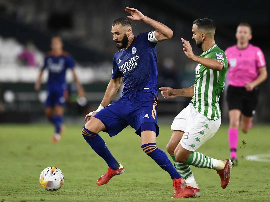 那不勒斯完胜勒沃库森,卡瓦哈尔关键制胜 那不勒斯完胜勒沃库森,卡瓦哈尔关键制胜