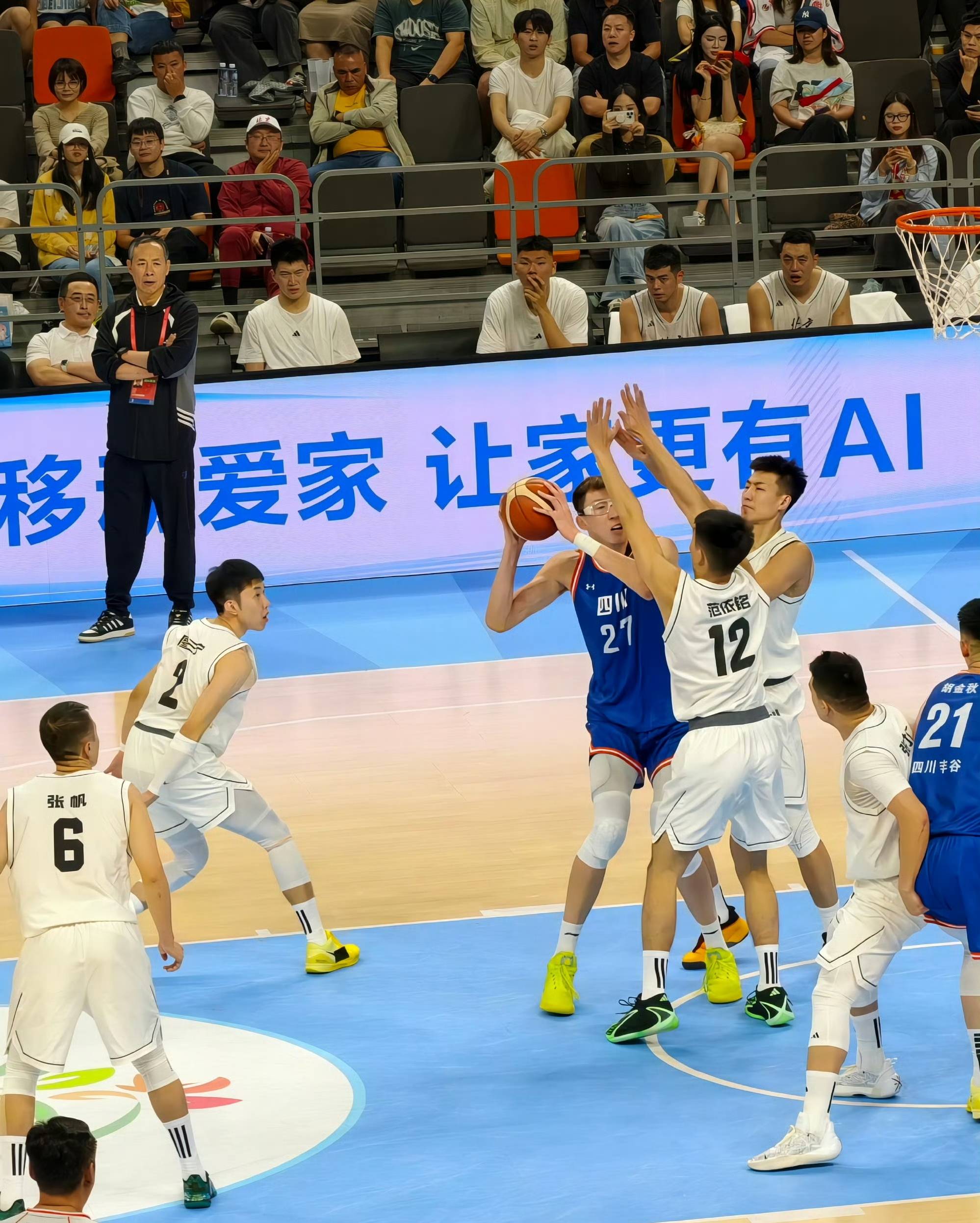 尼克斯鏖战天津队，周琦状态火热