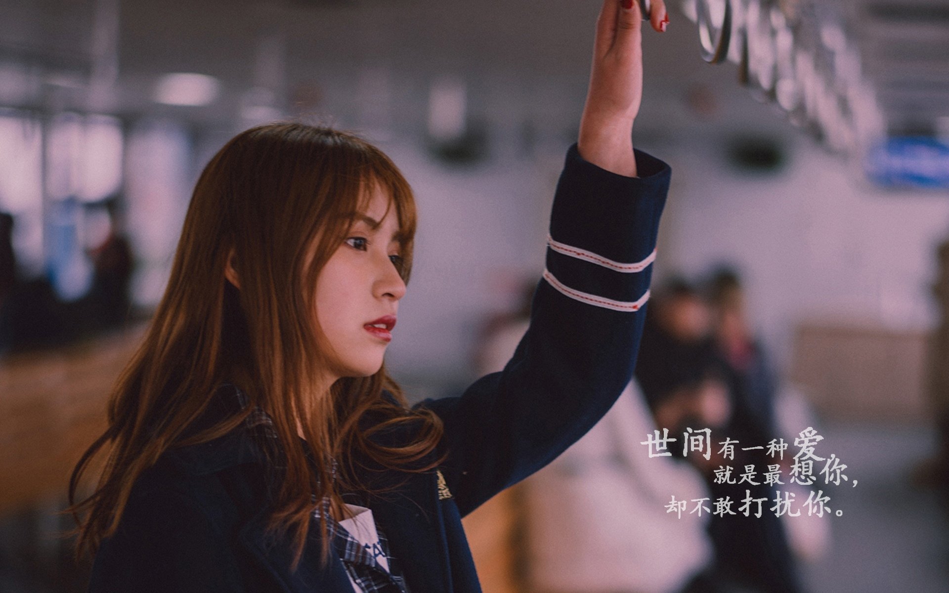 赛道上的绝杀,当霍勒迪在F1争冠战中上演骑士血拼魔术