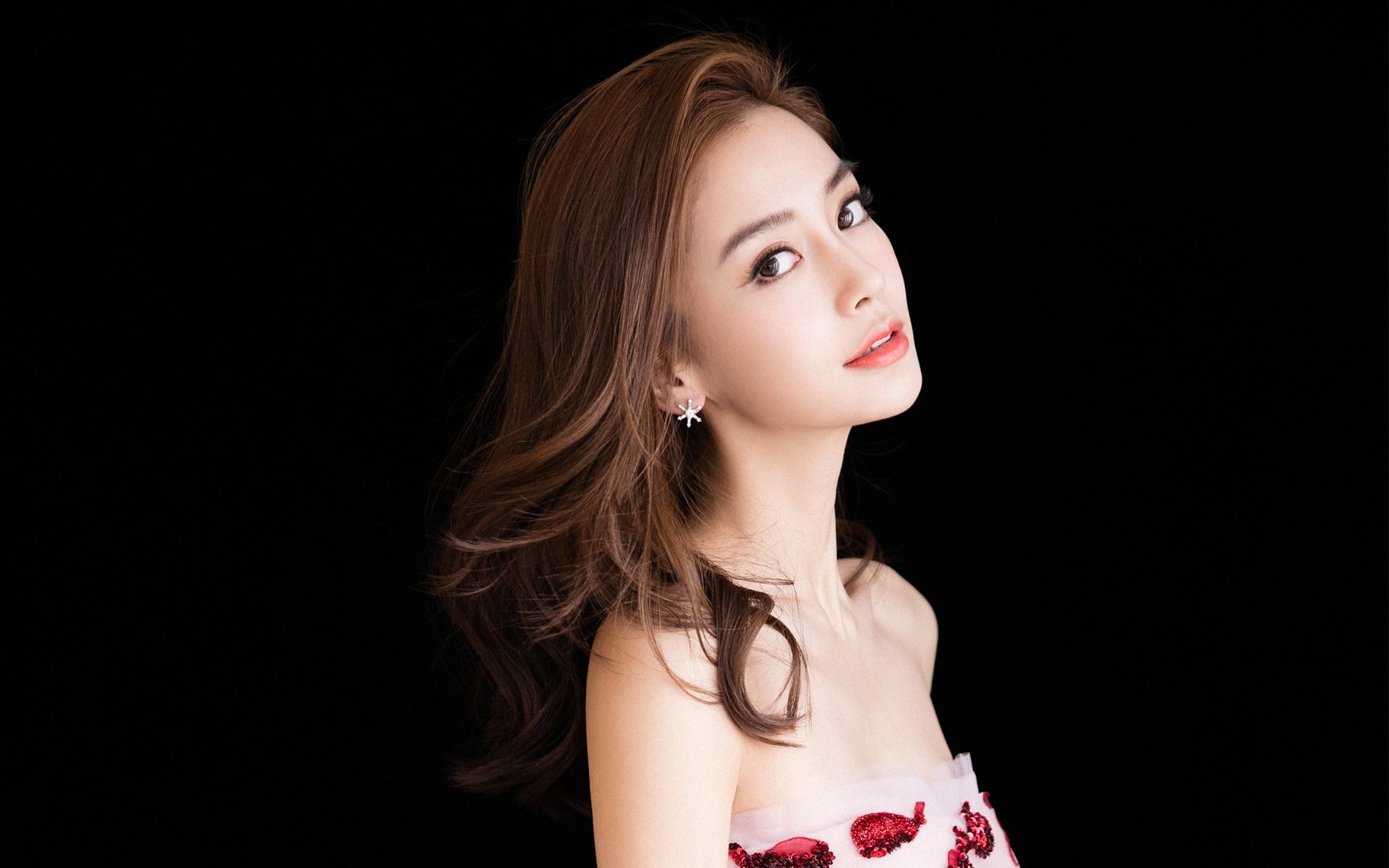 英雄登场，英格拉姆一记绝平三分，为掘金推开加时胜利之门