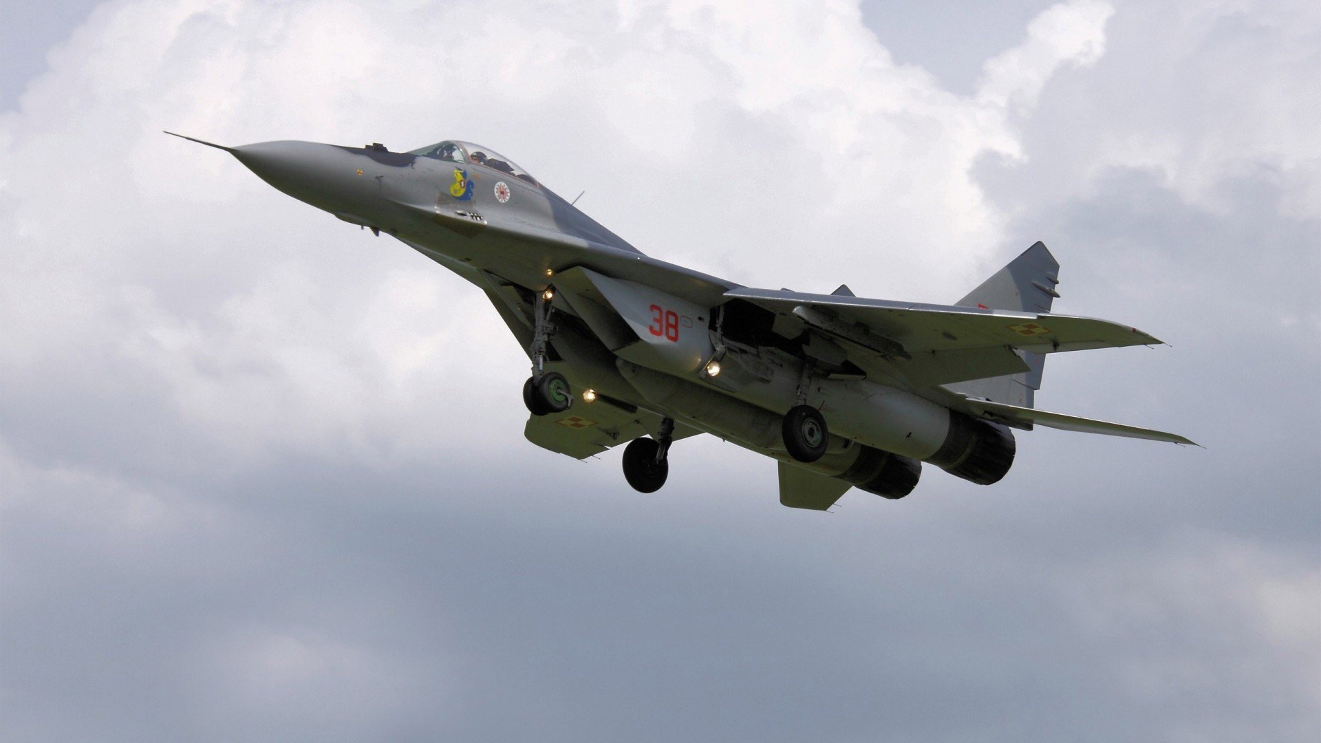 火力网撕裂玫瑰城，鹈鹕团队洪流淹没孤胆英雄詹姆斯