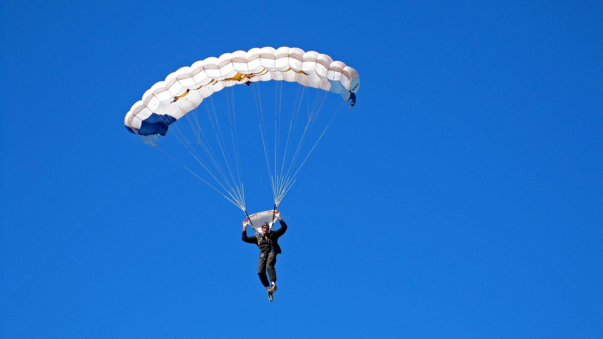锡安绝杀助攻撕裂迈阿密夜空！独行侠窒息时刻的意外英雄
